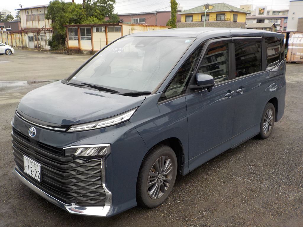 Toyota-Voxy (ZWR90W, 1800cc, Automatic, Hybrid)