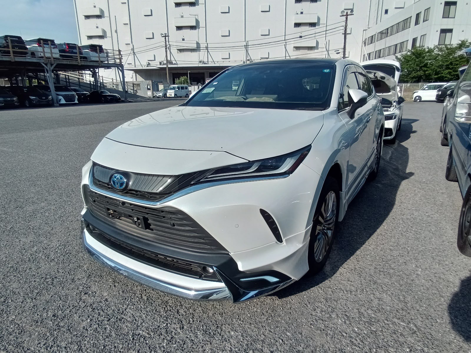 Toyota-Harrier Hybrid (AXUH80, 2500cc, Automatic, Hybrid)