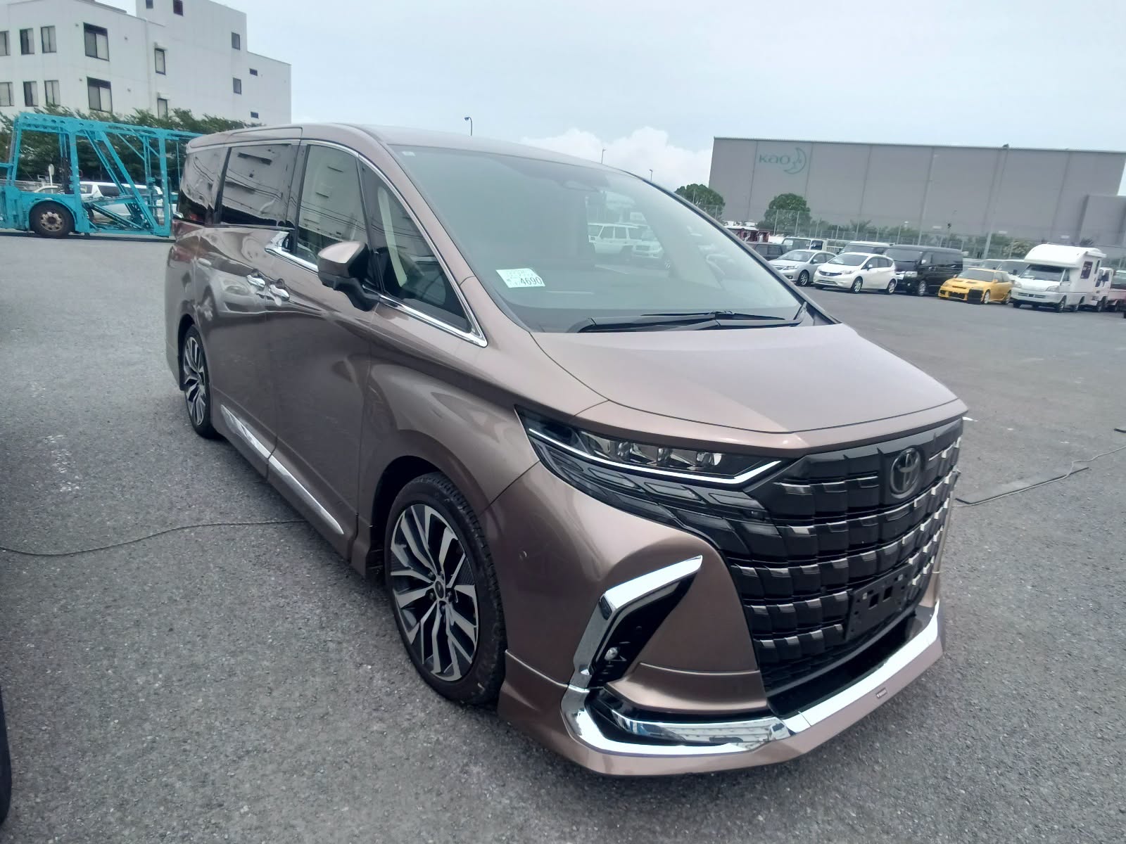 Toyota Alphard PHEV
