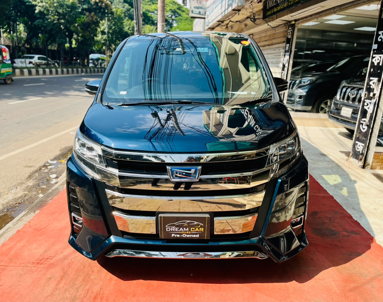Toyota-Esquire (ZWR80, 1800cc, Automatic, 2WD, Hybrid)