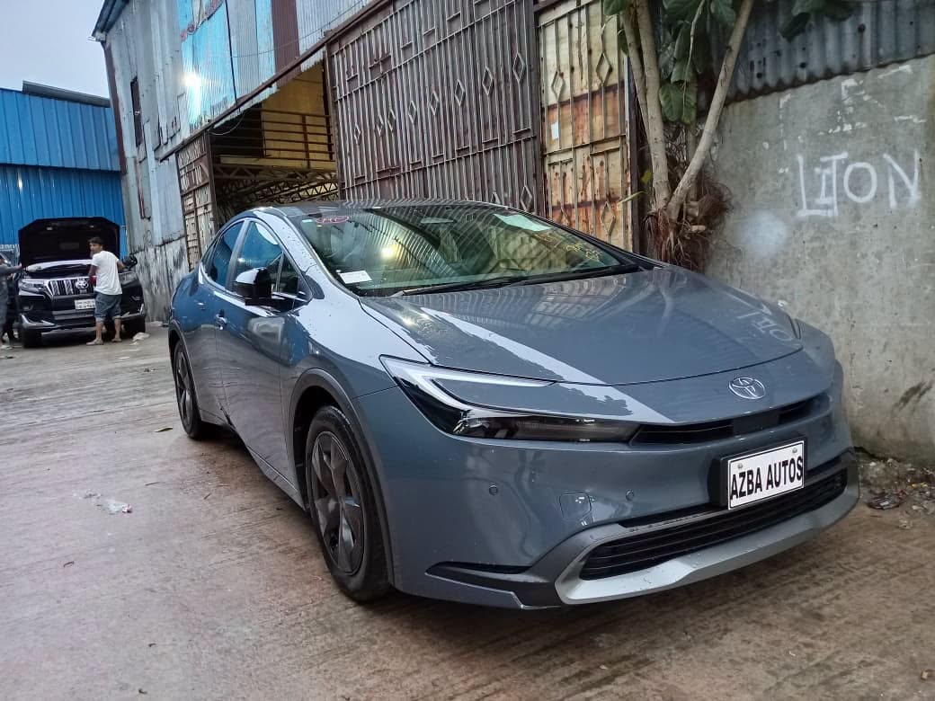 Toyota-Prius (ZVW60, 1800cc, Automatic, FWD, Hybrid)