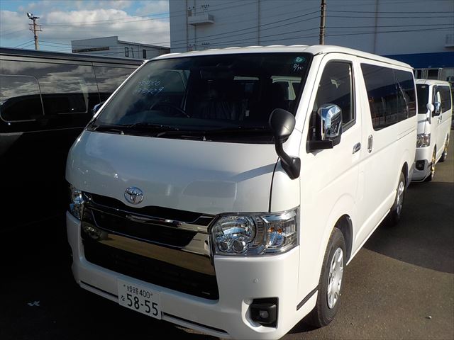 Toyota-Hiace (THR200, 2000cc, Automatic, RWD, Octane)