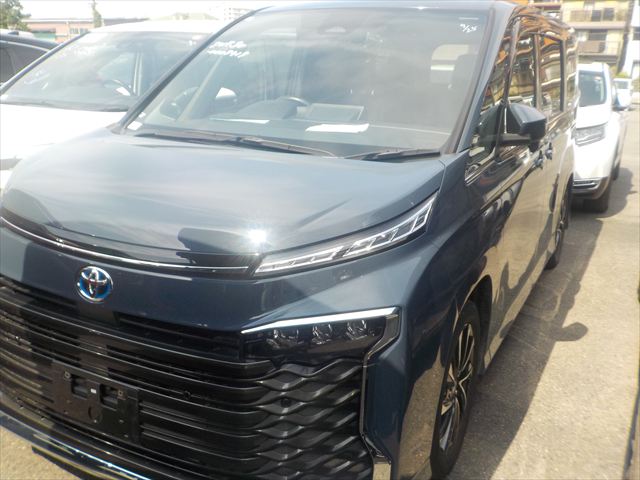 Toyota-Voxy (ZWR90W, 1800cc, Automatic, Hybrid)